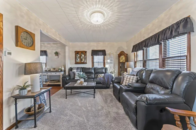 $230,000 | 130 2nd Street Southeast, Plainview, MN 55964