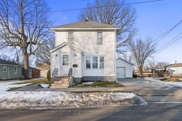 $230,000 | 130 2nd Street Southeast, Plainview, MN 55964