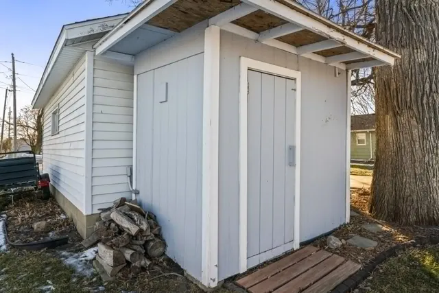 $230,000 | 130 2nd Street Southeast, Plainview, MN 55964