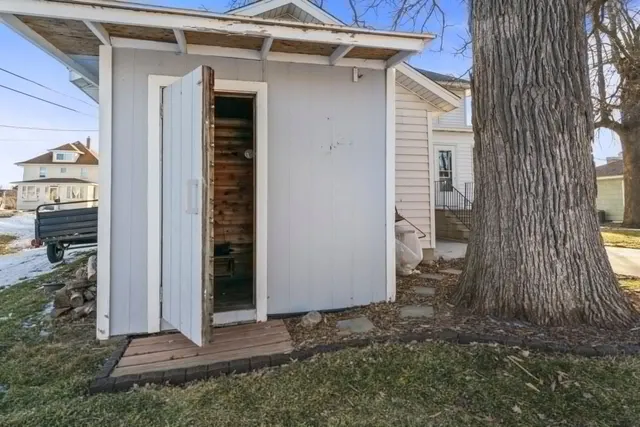 $230,000 | 130 2nd Street Southeast, Plainview, MN 55964