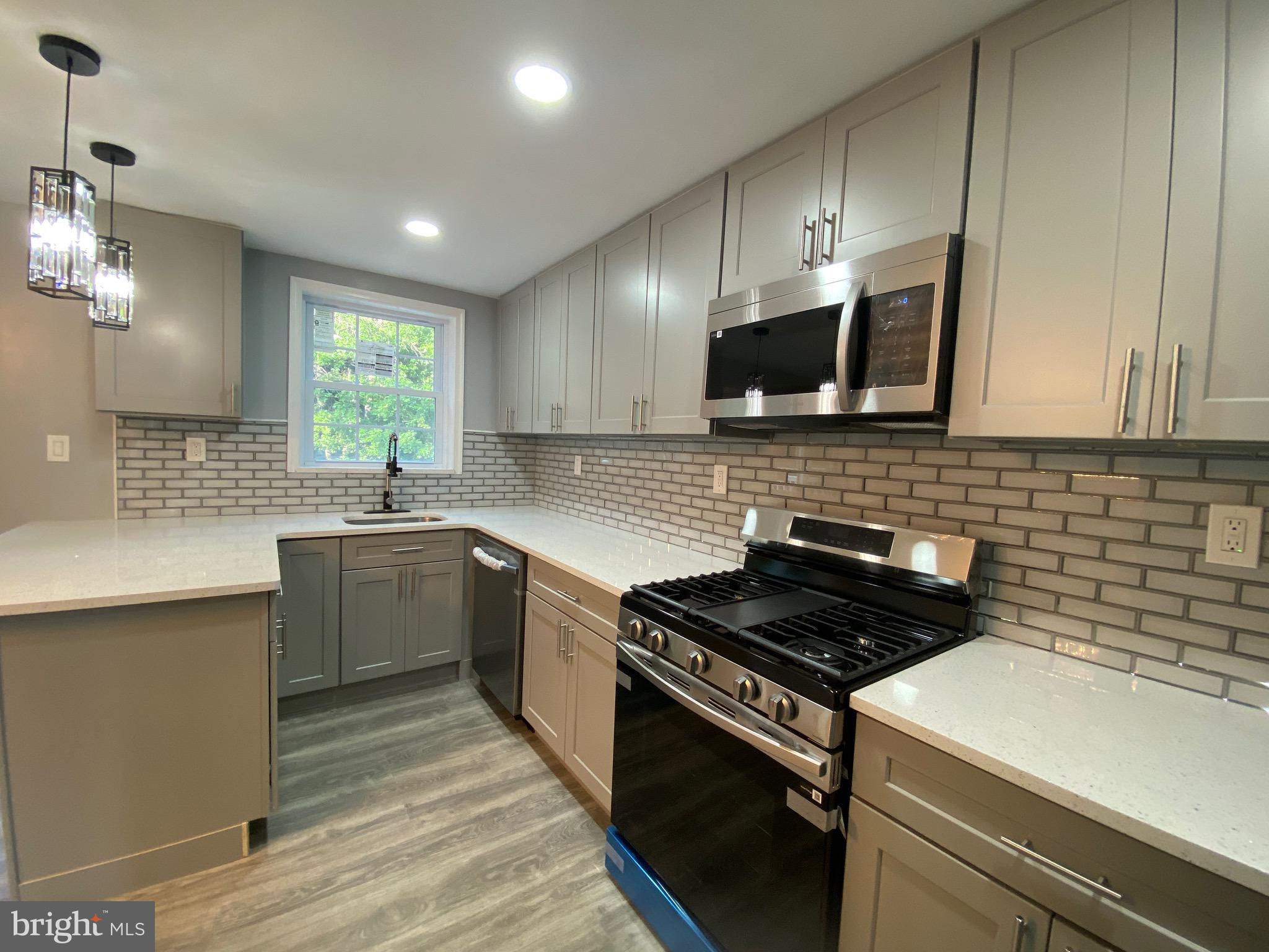 1213 Crestview Road Darby, PA 19023 - Photo 3 of 38 Kitchen