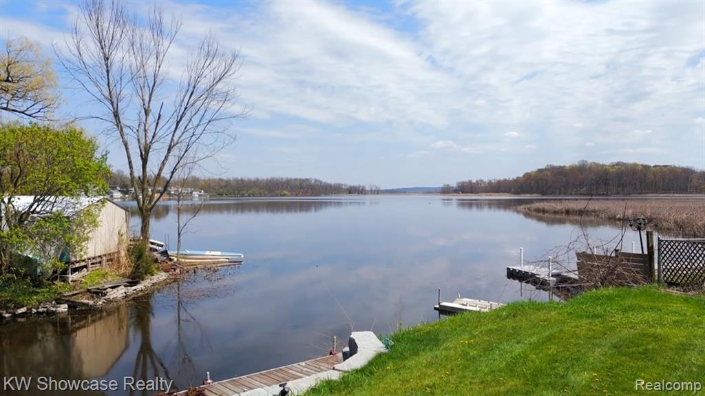 6354 Bennett Lake Road Fenton, MI 48430 - Photo 5 of 41