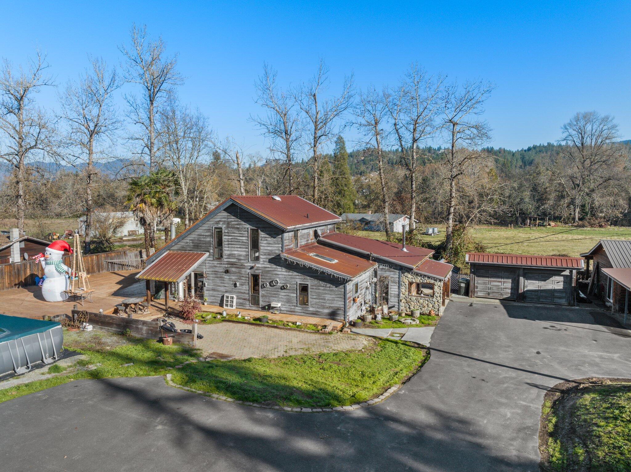 2935 New Hope Road Grants Pass, OR 97527 - Photo 3 of 45 4-web-or-mls-DJI_0165