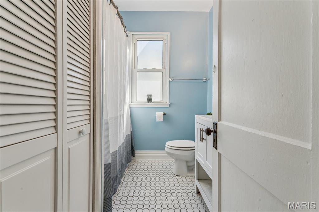 6652 Hancock Avenue St. Louis, MO 63139 - Photo 11 of 37