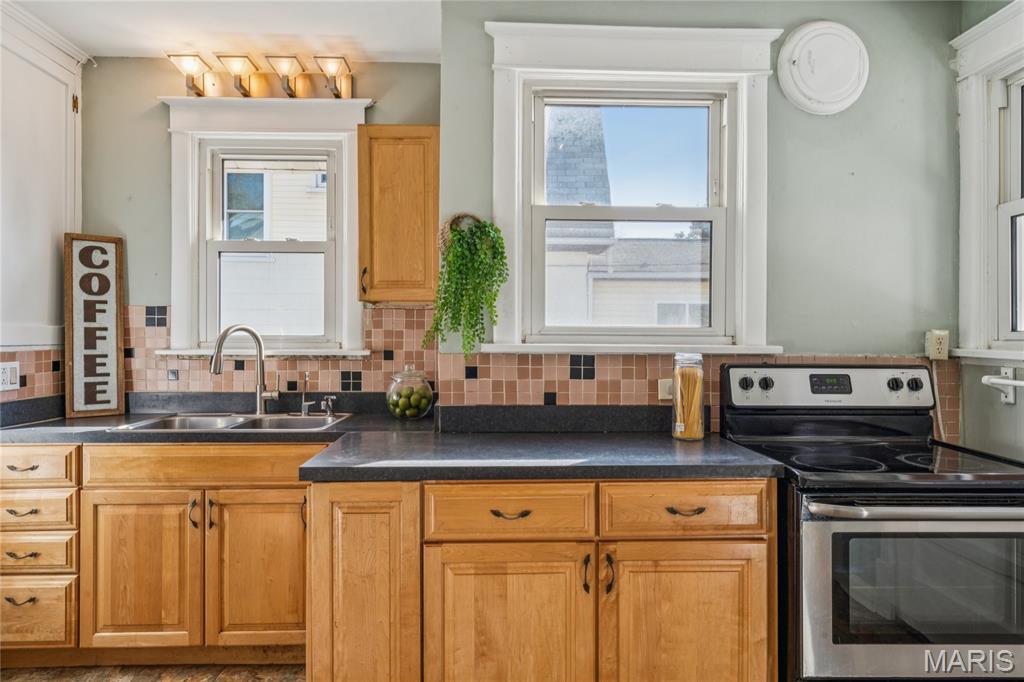 6652 Hancock Avenue St. Louis, MO 63139 - Photo 14 of 37