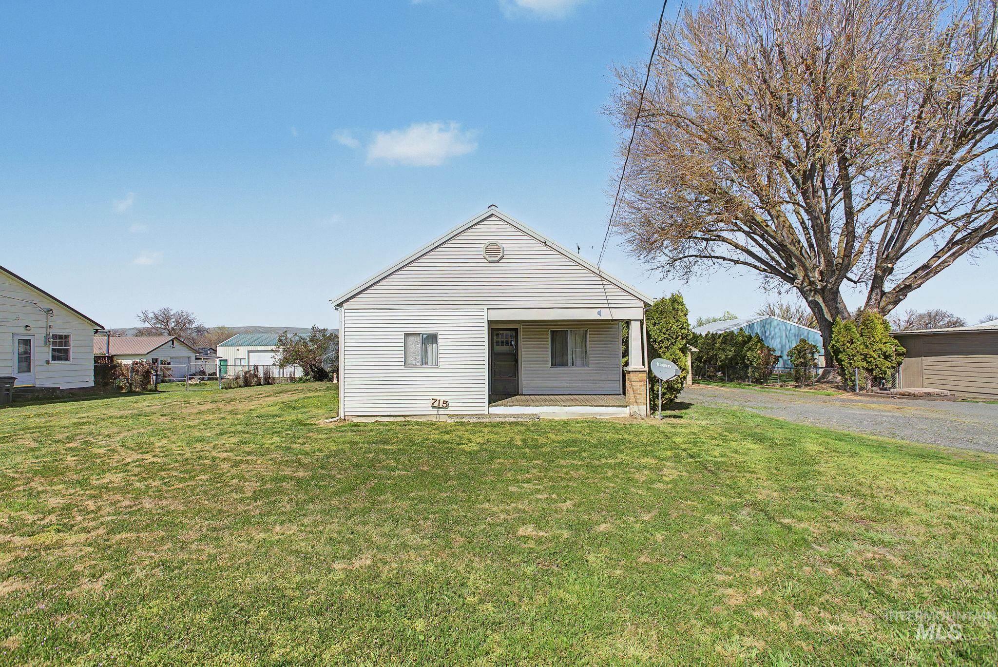 715 Bryden Avenue Lewiston, ID 83501 - Photo 1 of 46
