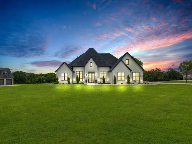$1,179,000 | 2000 Meadow Bend Court, Aledo, TX 76008