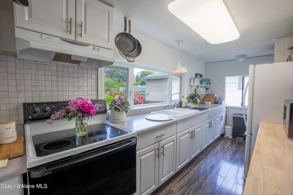 $299,700 | 6499 Van Buren Street, Bonners Ferry, ID 83805