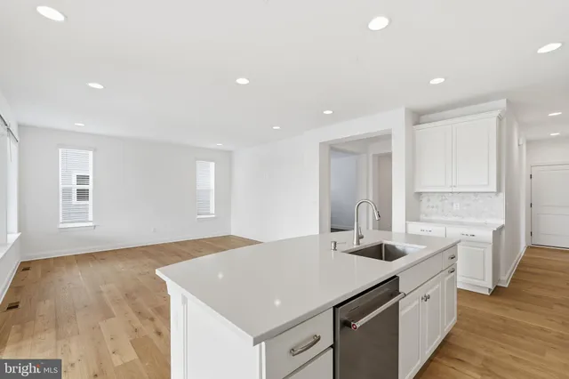 $759,990 | 112 Betony Ct Lake, Front Royal, VA 22630