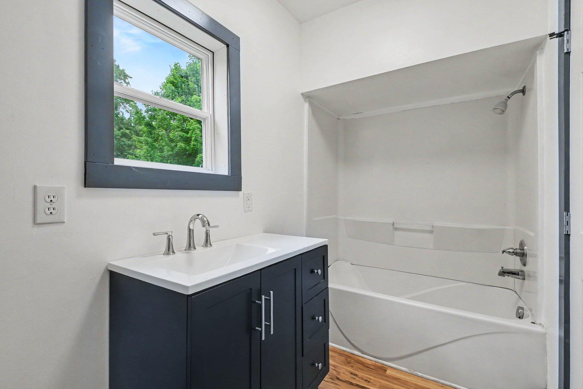 920 Jay Street Belding, MI 48809 - Photo 14 of 22 013_file_3420