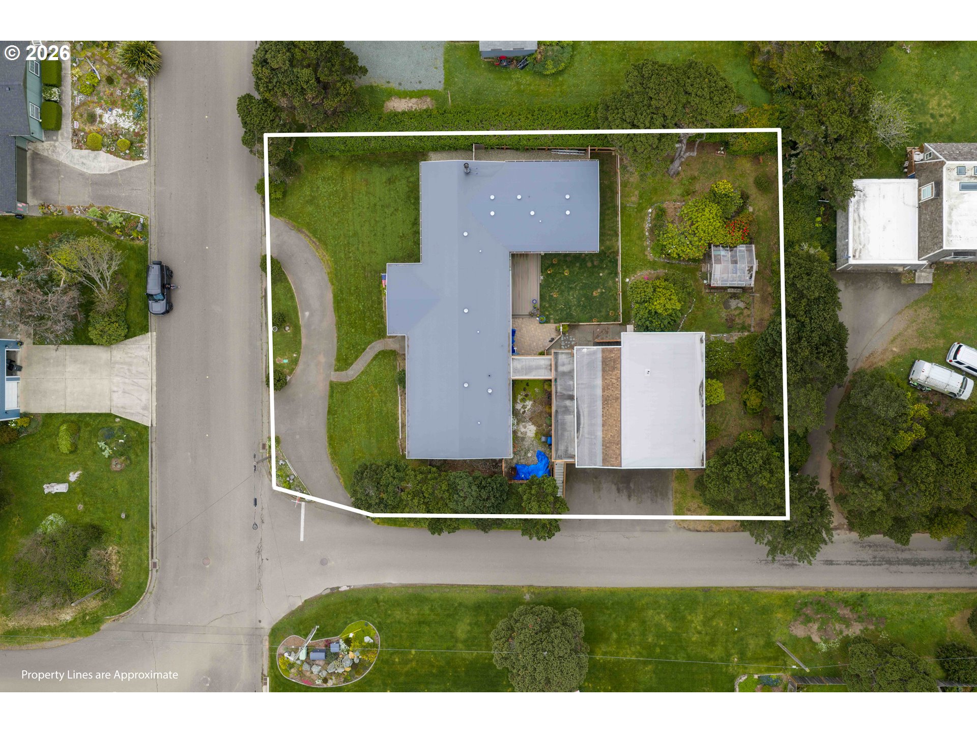 820 Jackson Avenue Southwest Bandon, OR 97411 - Photo 4 of 48