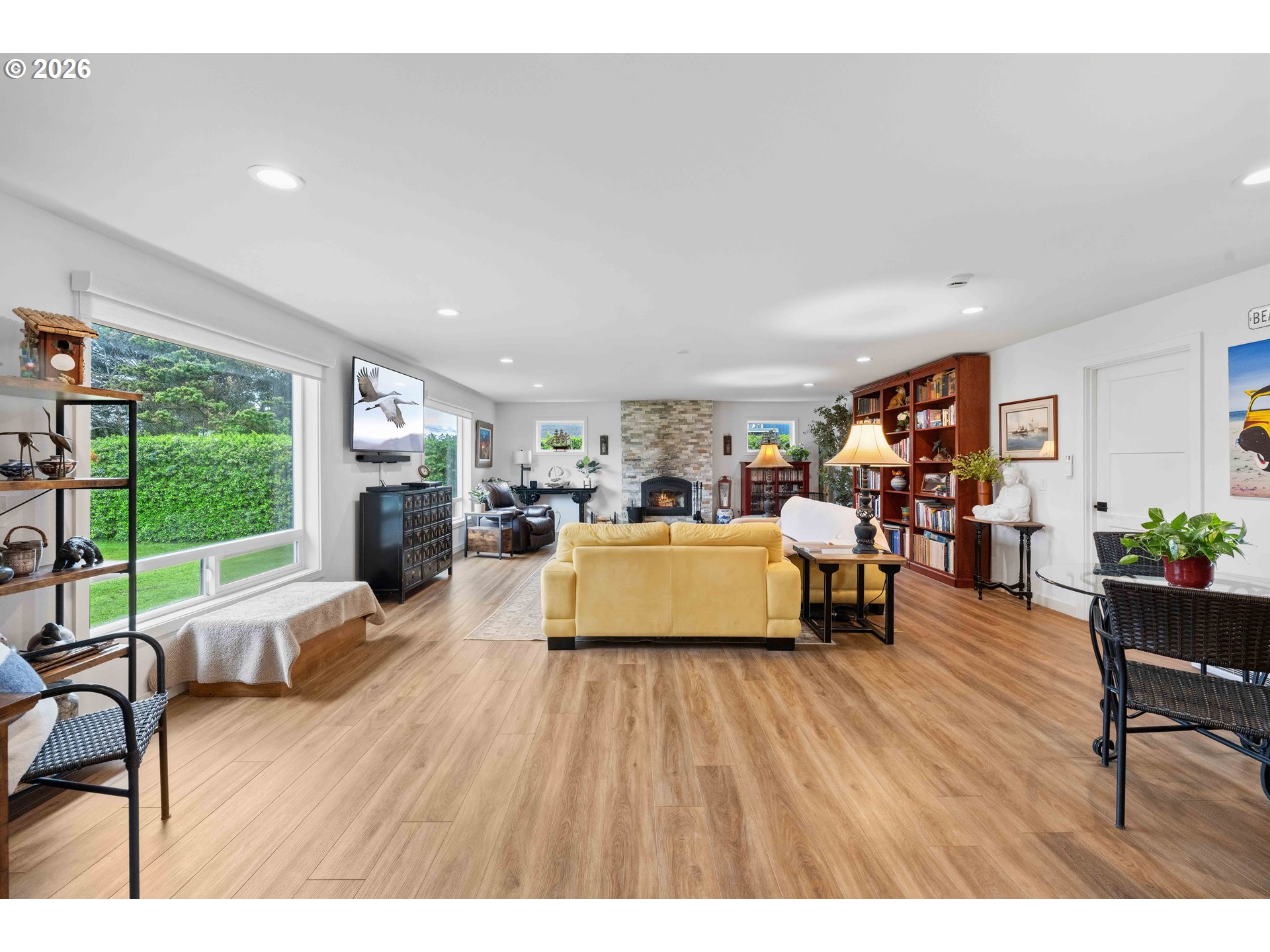 820 Jackson Avenue Southwest Bandon, OR 97411 - Photo 8 of 48