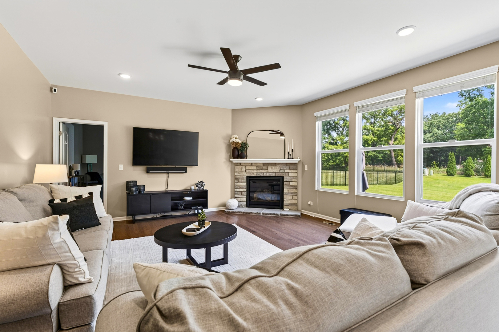 4342 Rudyard Kipling Road Elgin, IL 60124 - Photo 15 of 44 Gallery Image 15