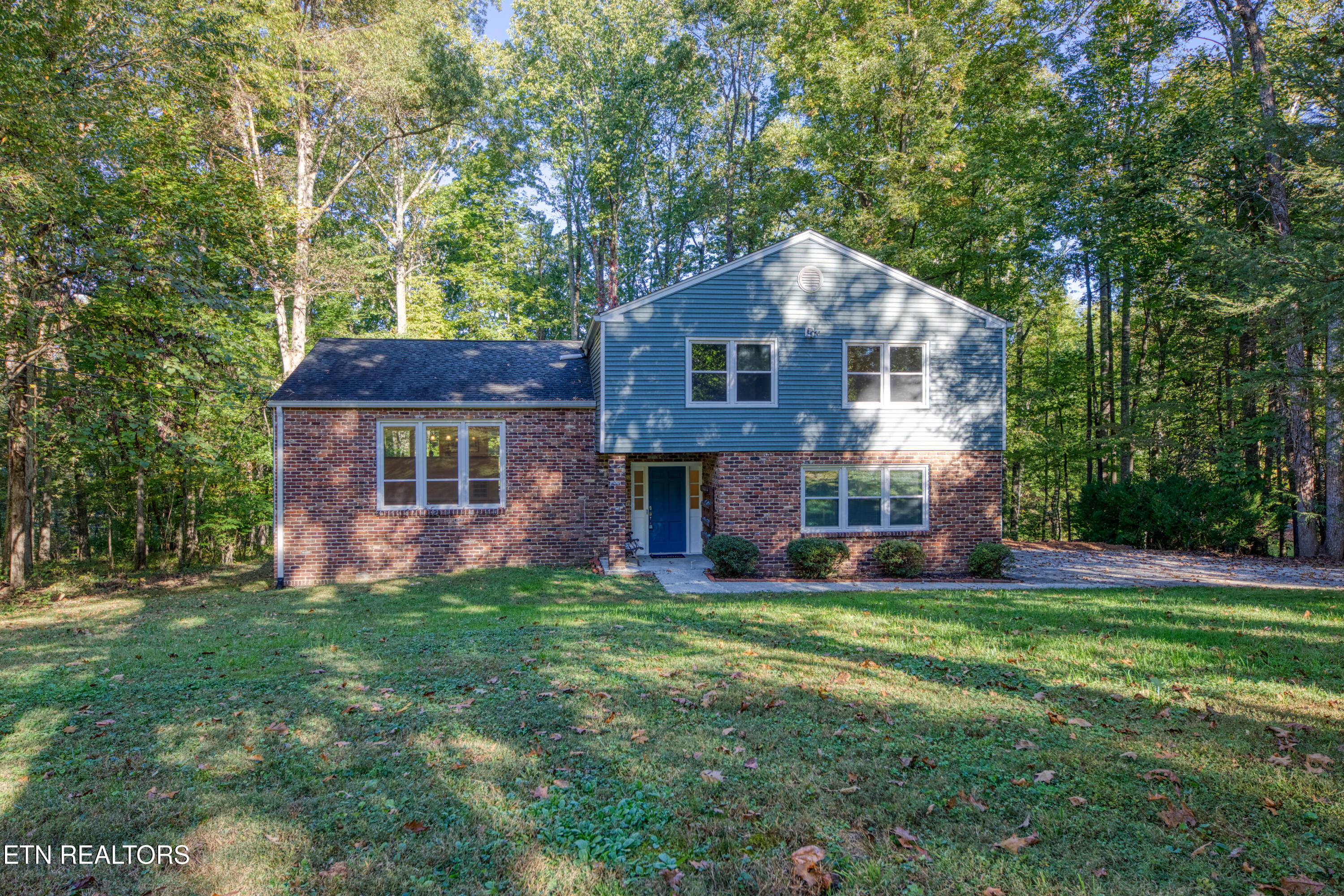 1088 West Outer Drive Oak Ridge, TN 37830 - Photo 2 of 40 0H3A6727_3