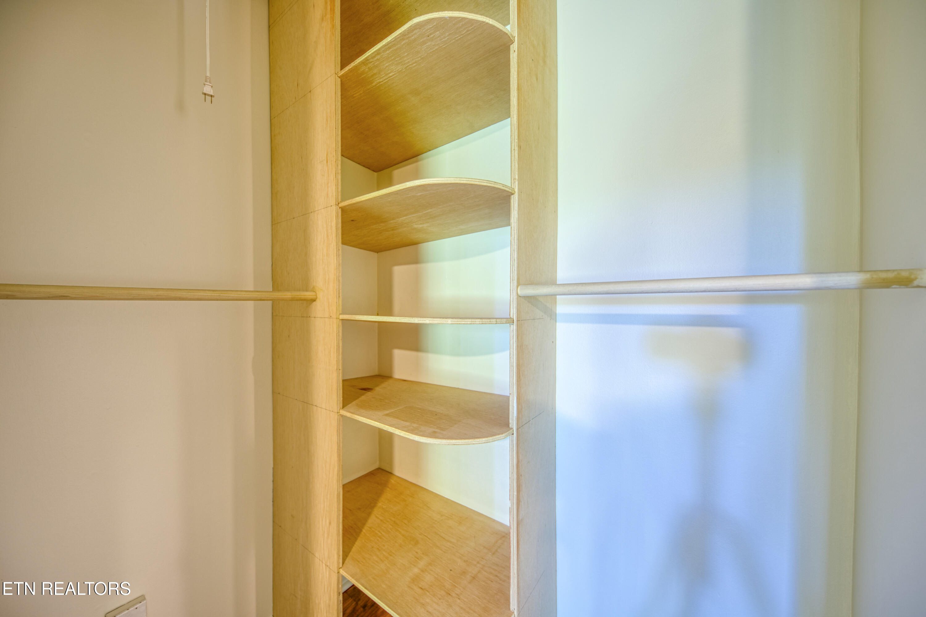 1088 West Outer Drive Oak Ridge, TN 37830 - Photo 32 of 40 0H3A6818_27