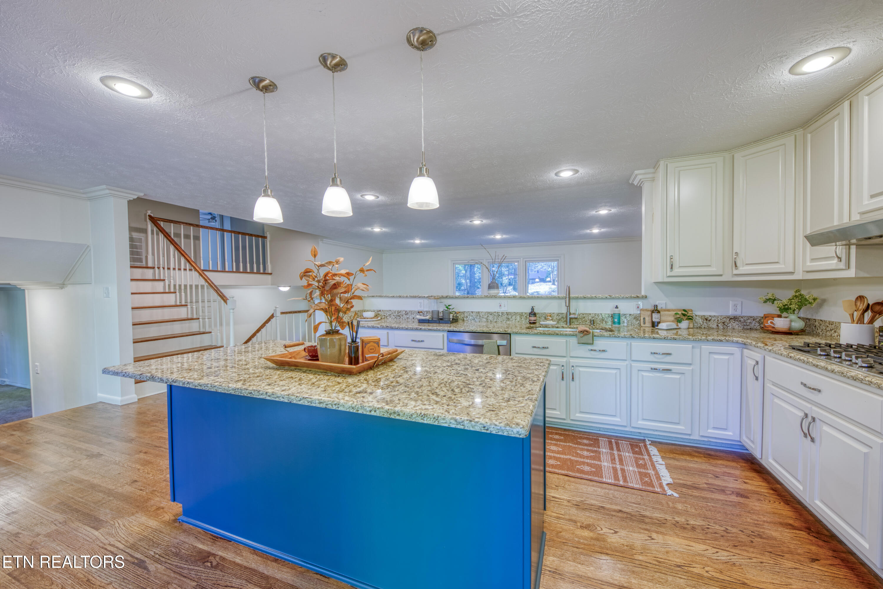 1088 West Outer Drive Oak Ridge, TN 37830 - Photo 7 of 40 0H3A6776_16