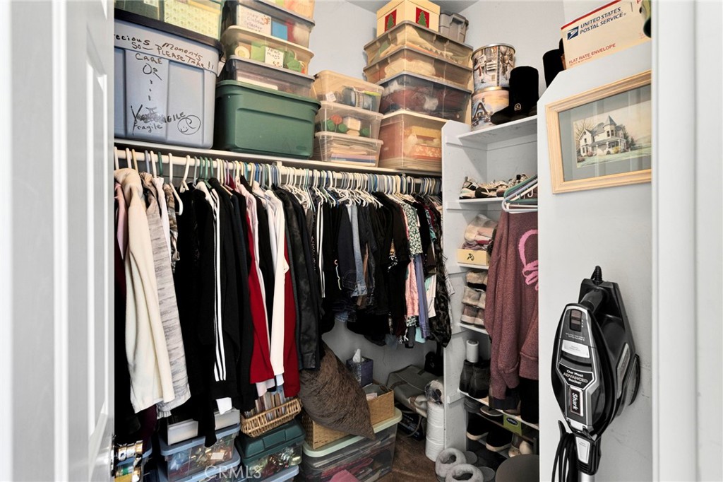 16179 Homoa Road Victorville, CA 92395 - Photo 23 of 36