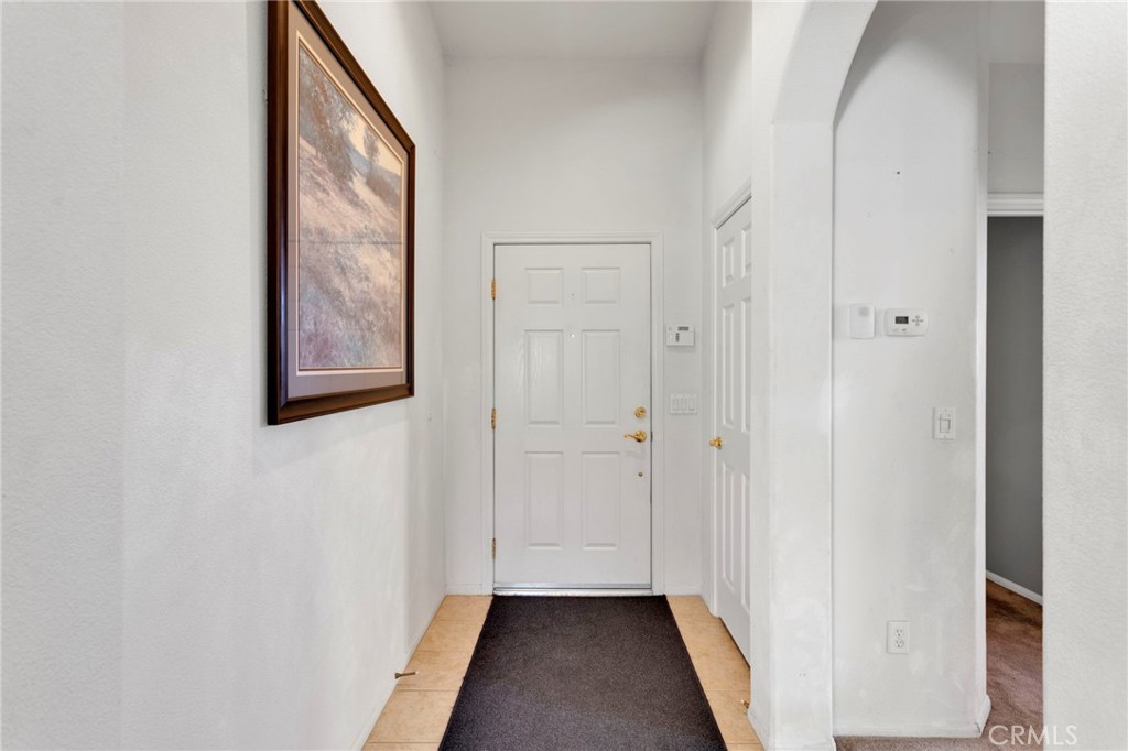 16179 Homoa Road Victorville, CA 92395 - Photo 5 of 36