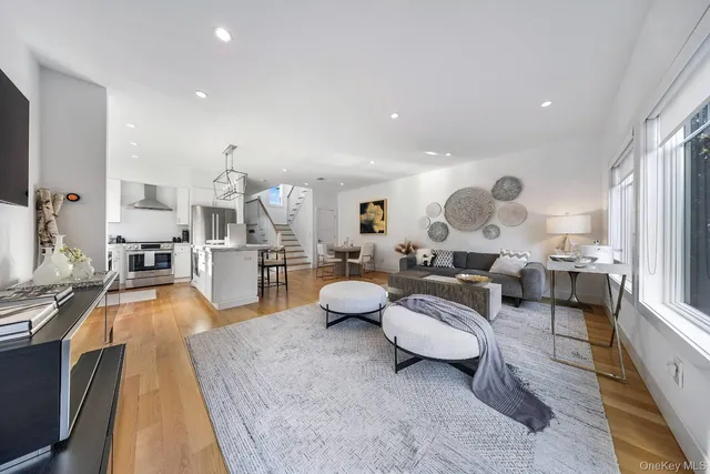 $945,000 | 68 Foster Avenue, Unit 13, Hampton Bays, NY 11946