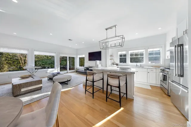 $945,000 | 68 Foster Avenue, Unit 13, Hampton Bays, NY 11946