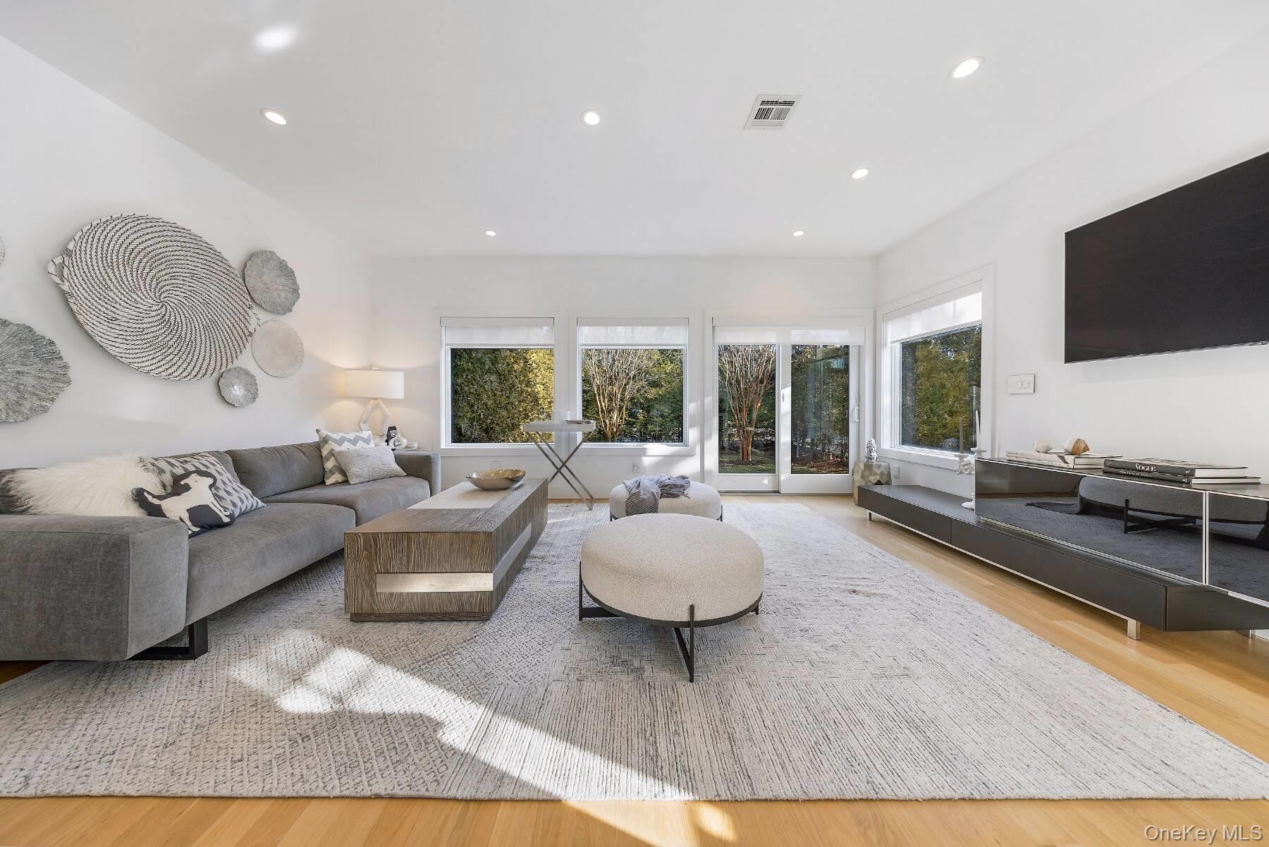 68 Foster Avenue, Unit 13 Hampton Bays, NY 11946 - Photo 6 of 19