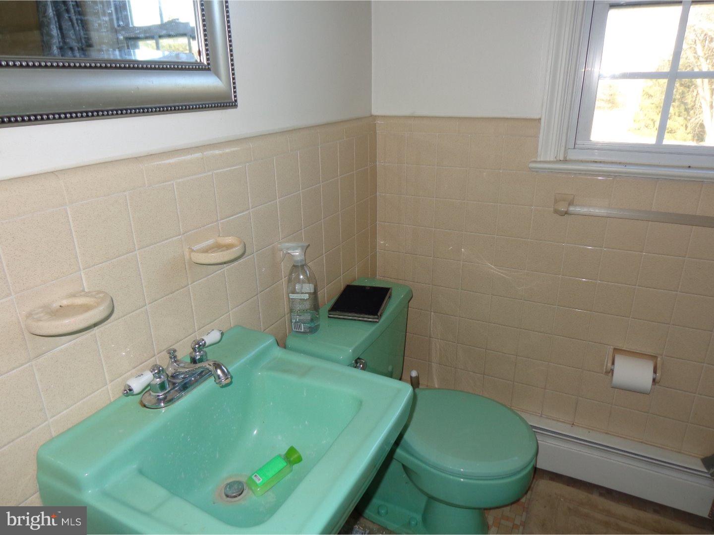 2015 Valley Road Newtown Square, PA 19073 - Photo 23 of 24 Bathroom