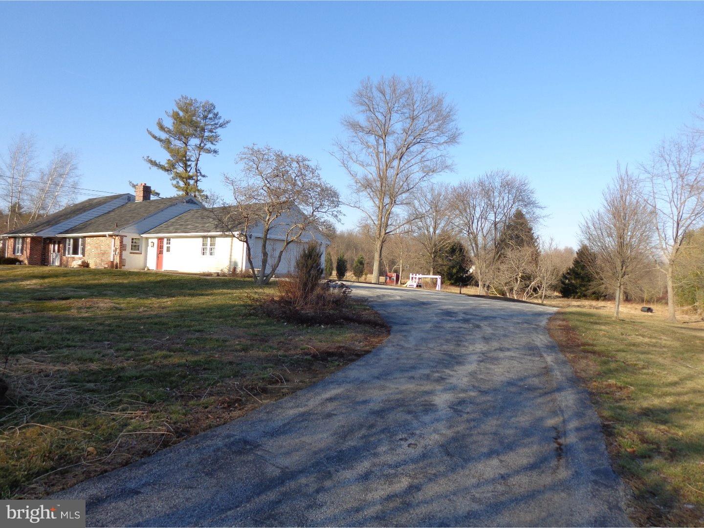 2015 Valley Road Newtown Square, PA 19073 - Photo 6 of 24 Driveway