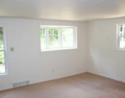 1976 Rostraver Road Belle Vernon, PA 15012 - Photo 4 of 8 Living Room.