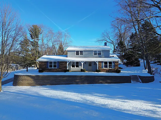 $549,900 | 5640 South Aberdeen Drive, New Berlin, WI 53146