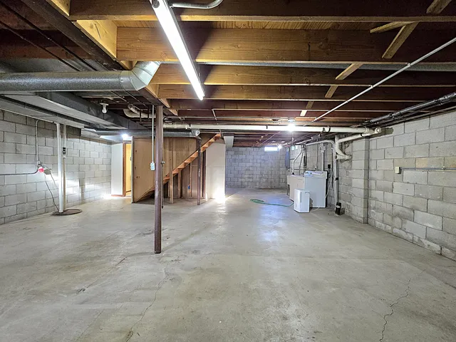 $524,900 | 5640 South Aberdeen Drive, New Berlin, WI 53146