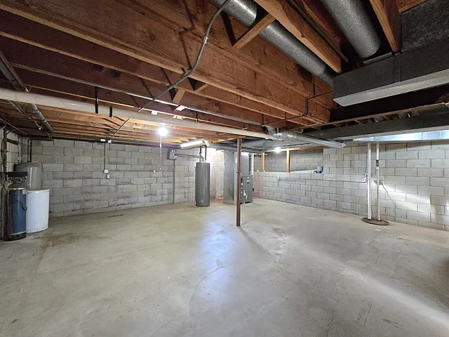 $524,900 | 5640 South Aberdeen Drive, New Berlin, WI 53146