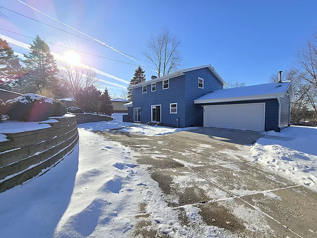 $524,900 | 5640 South Aberdeen Drive, New Berlin, WI 53146