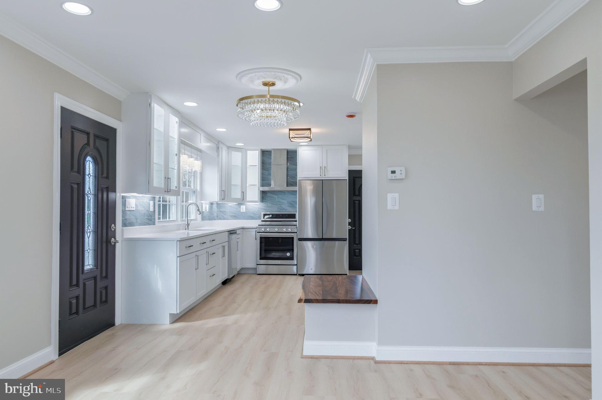 8901 Oxon Hill Road Fort Washington, MD 20744 - Photo 5 of 32 Gallery Image 5