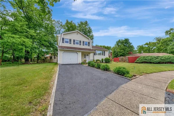 $735,000 | 6 Sherry Court, Edison, NJ 08820