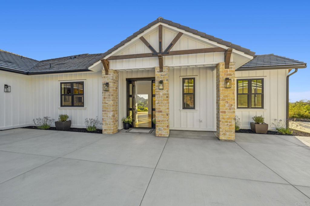 662 Lower Springs Road Fallbrook, CA 92028 - Photo 57 of 72 a view of a house with porch