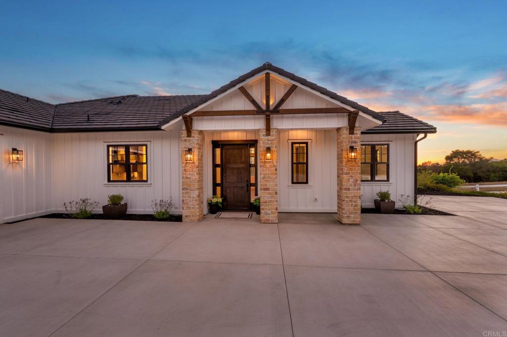 662 Lower Springs Road Fallbrook, CA 92028 - Photo 63 of 72 a view of a house with yard