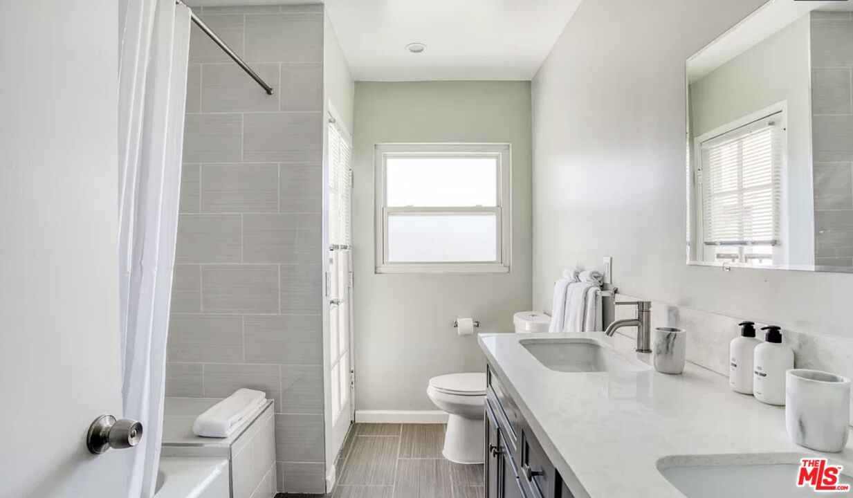 8100 West 83rd Street Playa del Rey, CA 90293 - Photo 7 of 25