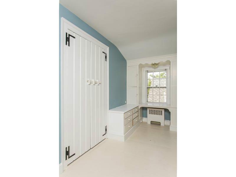 110 Foreside Road Falmouth, ME 04105 - Photo 22 of 31 Bedroom. The third bedroom has a...