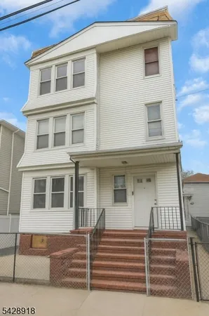 $2,350 | 55 Schley Street, Unit 3, Newark, NJ 07112