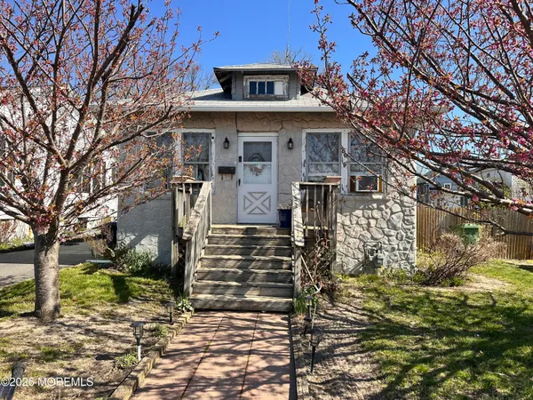 $450,000 | 50 West Highland Avenue, Atlantic Highlands, NJ 07716