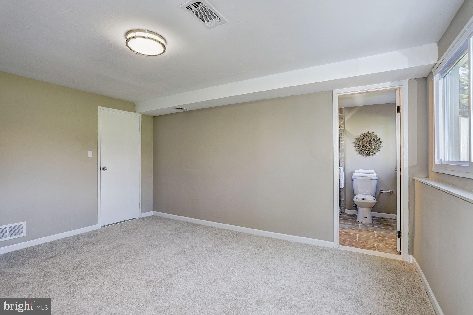 1026 Lakemont Road Baltimore, MD 21228 - Photo 21 of 28 Family Room