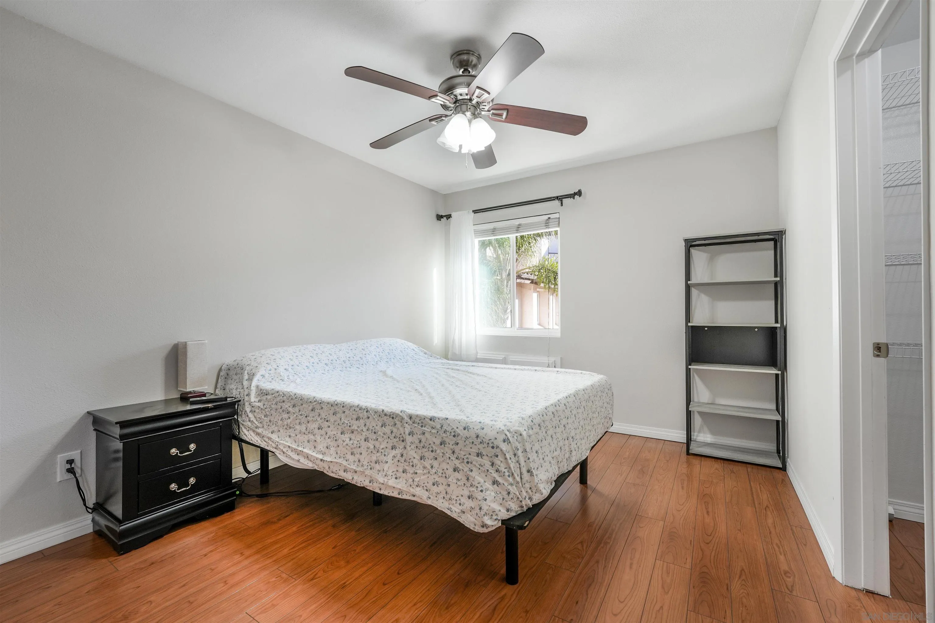 6747 Friars Road, Unit 113 San Diego, CA 92108 - Photo 20 of 48 a living room with furniture and a window
