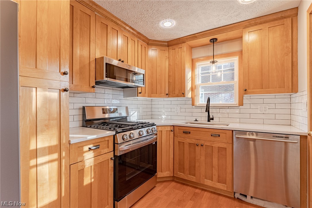 916 Beverly Road Cleveland Heights, OH 44121 - Photo 9 of 30 Gallery Image 9