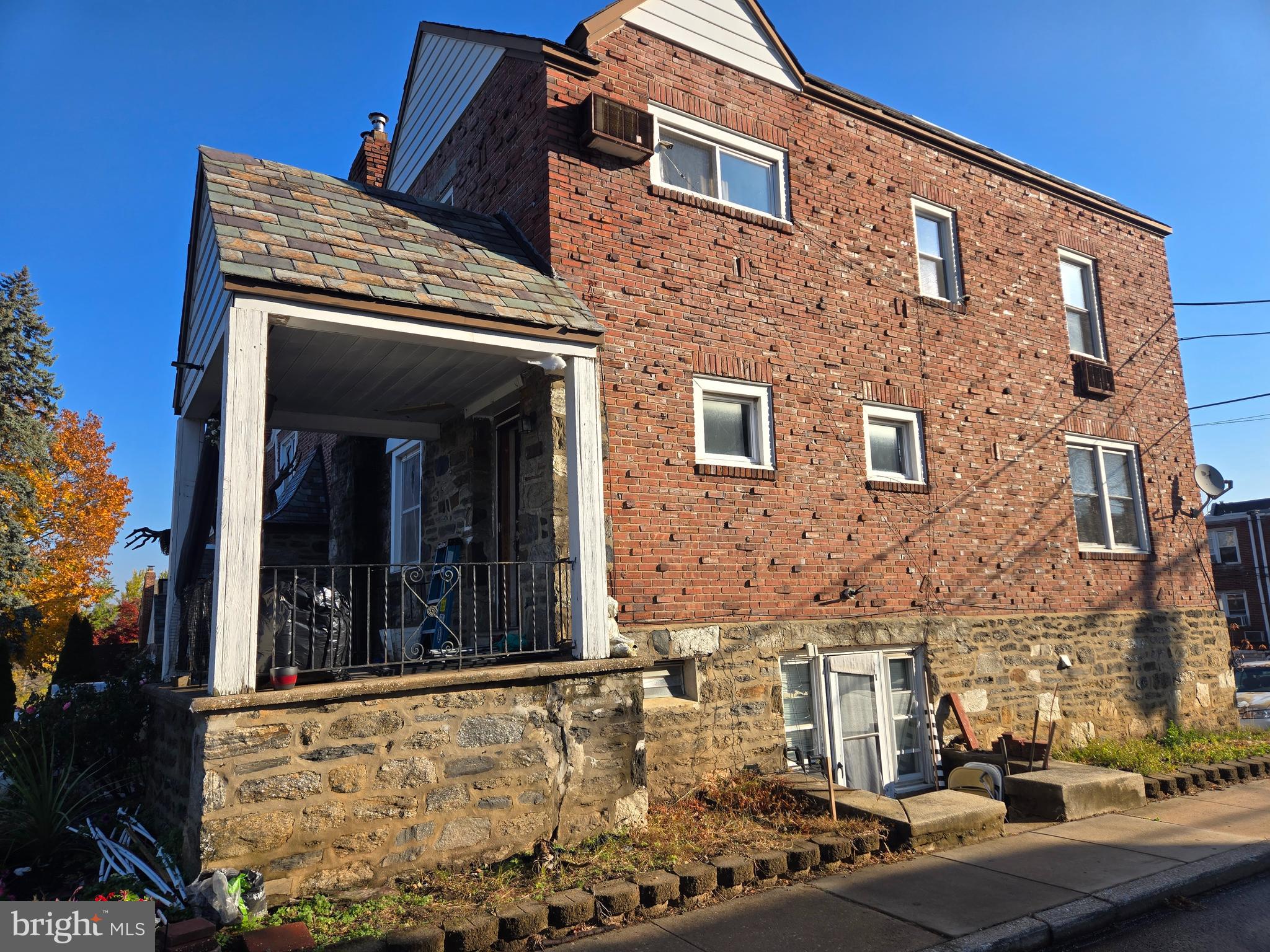 201 St Laurence Road Upper Darby, PA 19082 - Photo 2 of 37