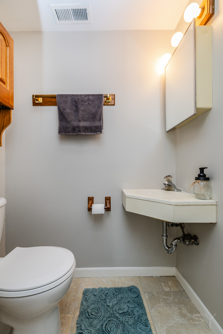 1 Cascade Drive Indian Head Park, IL 60525 - Photo 16 of 23