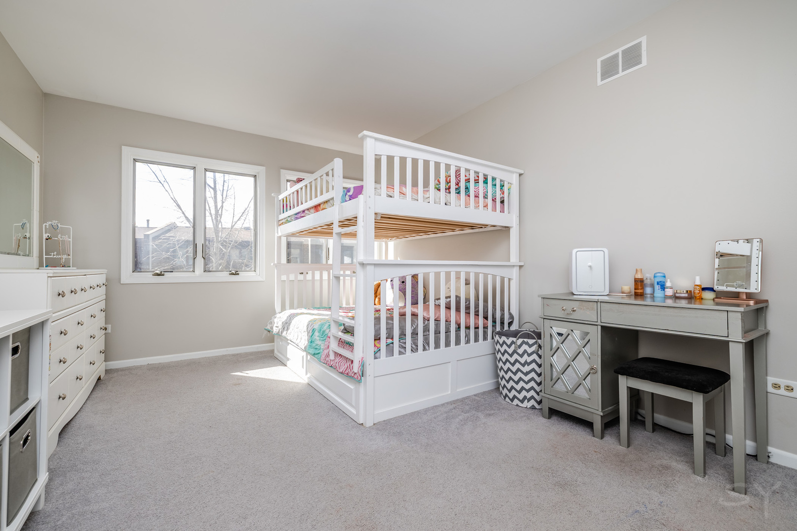 1 Cascade Drive Indian Head Park, IL 60525 - Photo 19 of 23