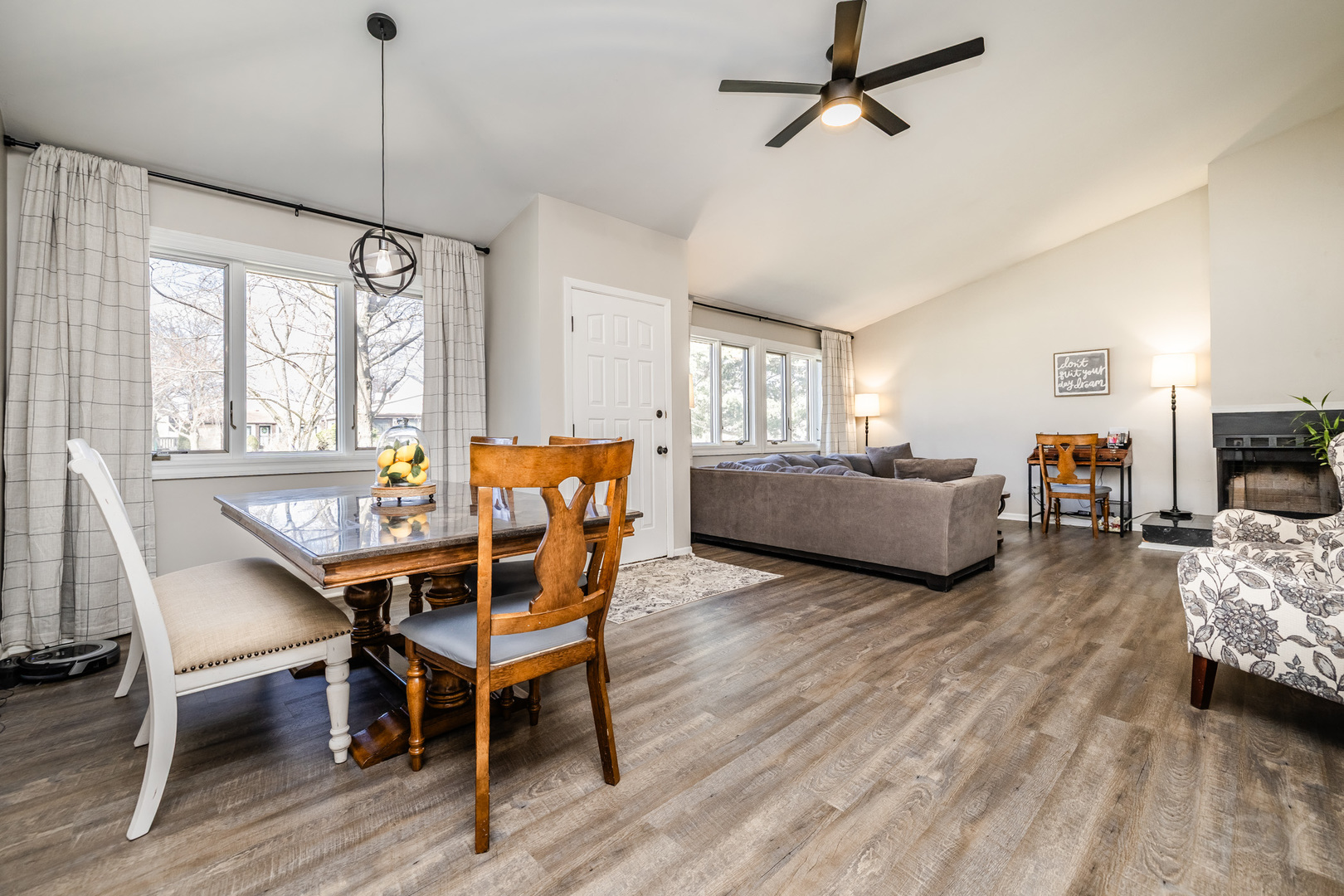 1 Cascade Drive Indian Head Park, IL 60525 - Photo 8 of 23