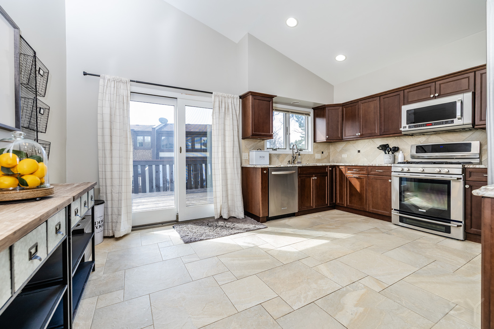 1 Cascade Drive Indian Head Park, IL 60525 - Photo 10 of 23