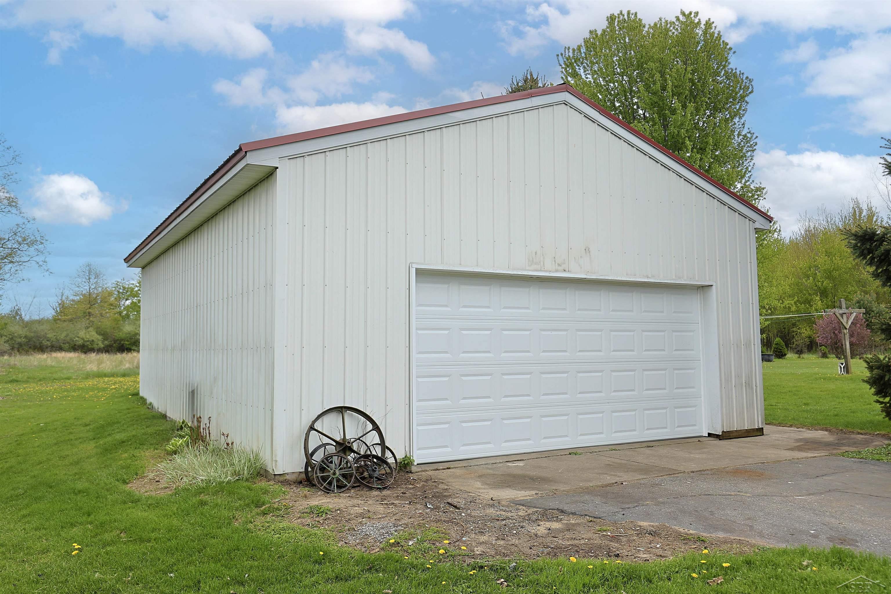 13301 Elms Road Birch Run, MI 48415 - Photo 15 of 39