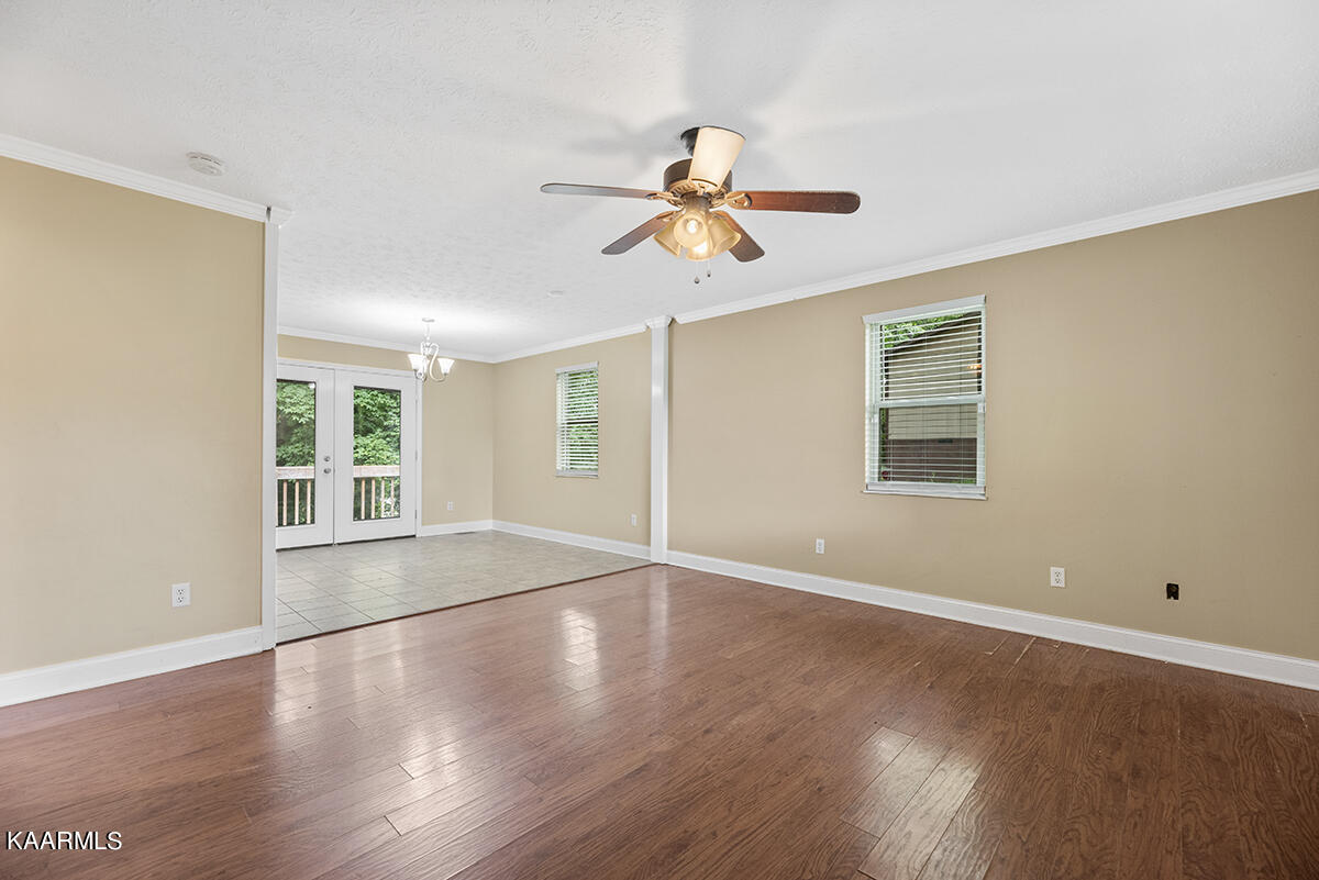 702 High Street Clinton, TN 37716 - Photo 5 of 20 Hgh702 (47)